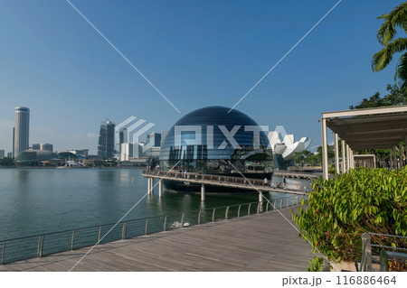 people at entrance of beautiful Apple store in Marina bay, Singapore 116886464