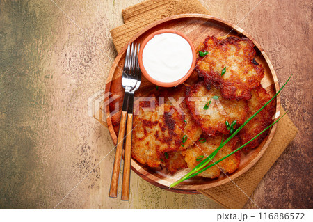potato pancakes, pancakes with sour cream, Belarusian dish, homemade, no people, potato pancakes, pancakes with sour cream, Belarusian dish, homemade, no people, 116886572