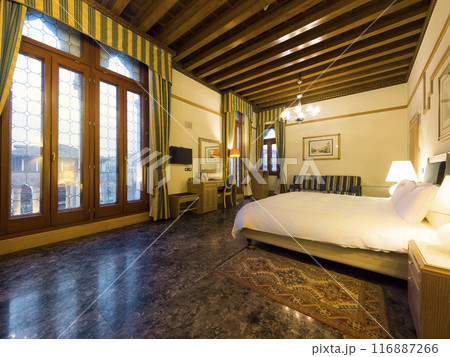 イタリア・ベネチア 広くて綺麗なホテル客室 116887266