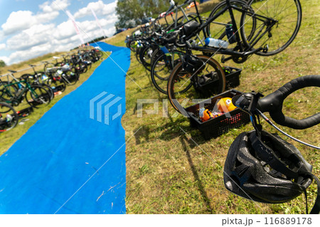 Bicycles in cycling or triathlon competitions. 116889178