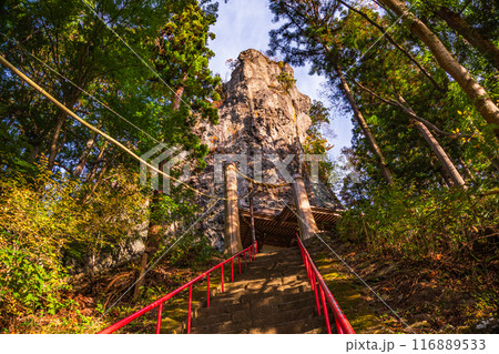 【群馬県】妙義山 中之嶽神社と轟岩 【群馬県】妙義山 中之嶽神社と轟岩 116889533