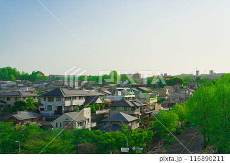 【大阪府】4月・北千里駅前周辺の街風景 【大阪府】4月・北千里駅前周辺の街風景 116890211