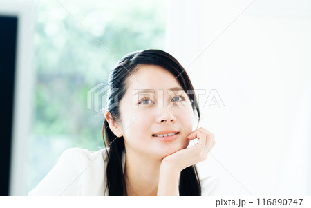 将来のキャリアを夢見る女性 将来のキャリアを夢見る女性 116890747