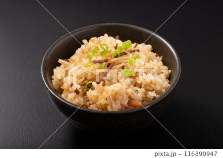 イカとごぼうの炊き込みご飯 イカとごぼうの炊き込みご飯 116890947