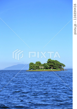 島根県松江市の観光名所である夏の宍道湖と嫁ヶ島 116894416