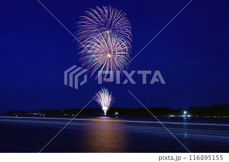 夏の夜空を彩る華麗な花火　慶野松原花火大会 116895155
