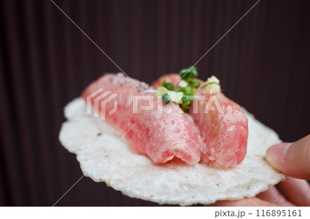 最高級飛騨牛の握り寿司 116895161