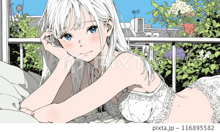 自宅で下着姿でくつろいでいる若い女性
