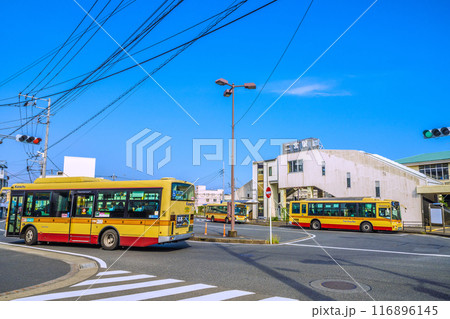 日本の大磯都市景観　7月。JR東海道本線　二宮駅などを望む＝令和6年7月22日 116896145