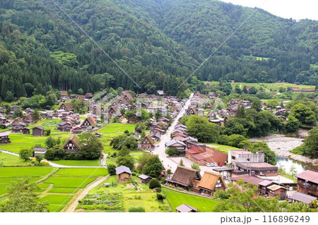 白川郷の全容の眺め 116896249