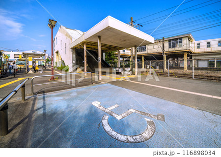 日本の大磯都市景観　7月。JR東海道本線　二宮駅などを望む＝令和6年7月22日 116898034