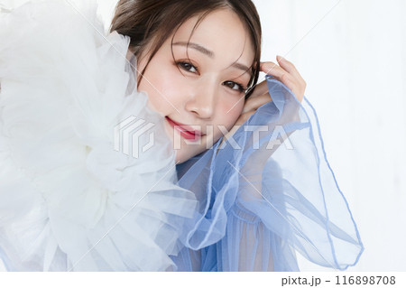 若い女性ビューティーメイクアップ 若い女性ビューティーメイクアップ 116898708
