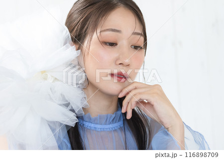 若い女性ビューティーメイクアップ 若い女性ビューティーメイクアップ 116898709