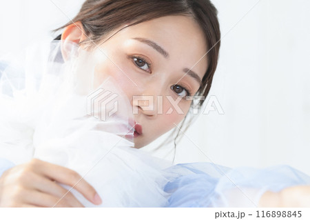 若い女性ビューティーメイクアップ 若い女性ビューティーメイクアップ 116898845