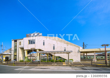 日本の二宮都市景観 7月。二宮駅や電車(オレンジと緑ラインの湘南色)などを望む=令和6年7月22日 日本の二宮都市景観 7月。二宮駅や電車(オレンジと緑ラインの湘南色)などを望む=令和6年7月22日 116899356