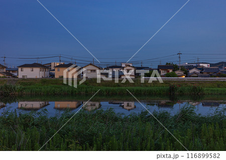 日本の岡山県岡山市の夏の朝の美しい風景 116899582