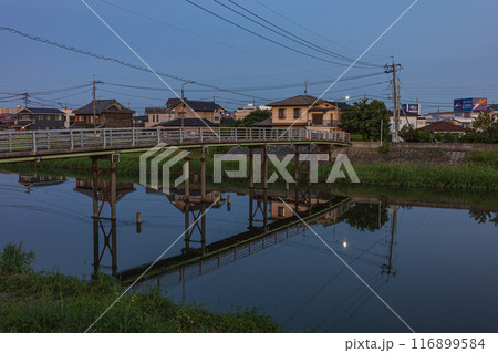 日本の岡山県岡山市の夏の朝の美しい風景 116899584