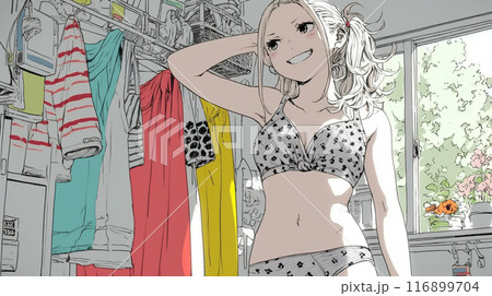 着替え中の若い女性