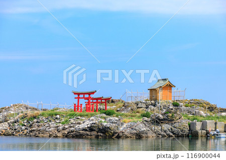 「青森県」奇跡の鳥居・弁天島の厳島神社　八戸市 116900044