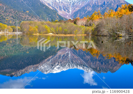 秋 上高地 大正池 逆さ穂高 秋 上高地 大正池 逆さ穂高 116900428