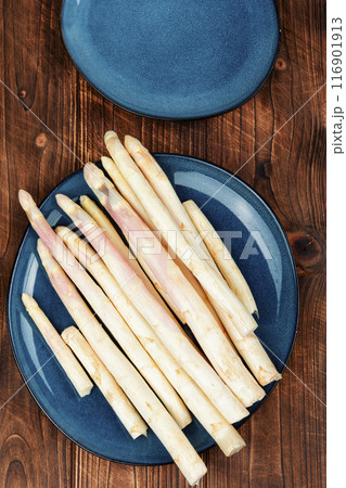 bundle of white asparagus. 116901913
