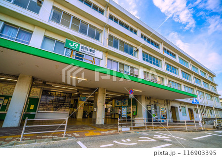 日本の小田原都市景観　7月。JR東海道本線　国府津駅や国府津運輸区などを望む＝令和6年7月22日 116903395