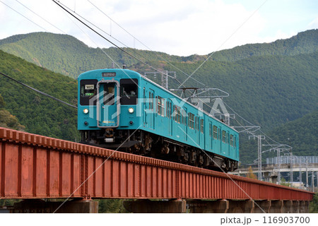 紀勢本線を走る105系普通電車2両 紀勢本線を走る105系普通電車2両 116903700