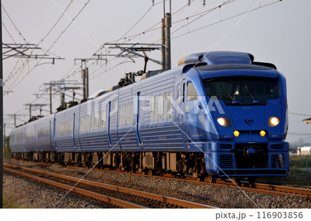 日豊本線を走る883系特急ソニック 116903856