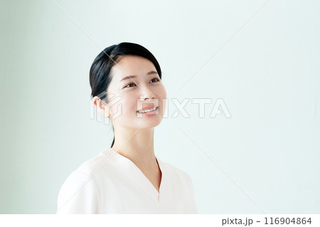 ユニフォームを着た女性 116904864