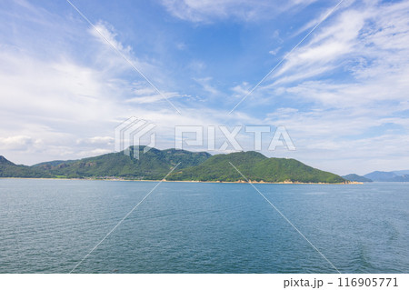 夏の瀬戸内海、豊島付近の景色 116905771