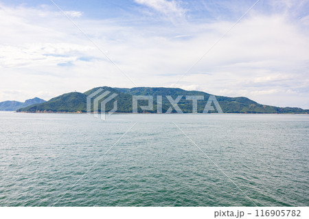 夏の瀬戸内海、豊島付近の景色 116905782