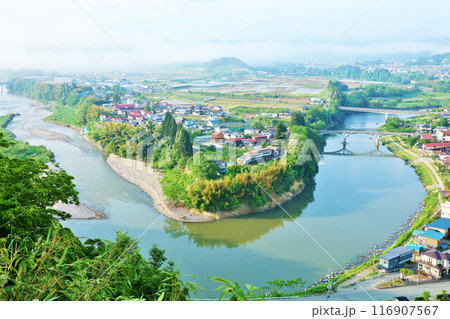 山形県　最上川を展望 116907567