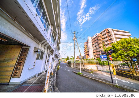 日本の小田原都市景観　7月。JR東海道本線　国府津駅前や国府津運輸区などを望む＝令和6年7月22日 116908390
