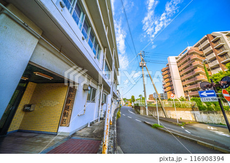 日本の小田原都市景観　7月。JR東海道本線　国府津駅前や国府津運輸区などを望む＝令和6年7月22日 116908394
