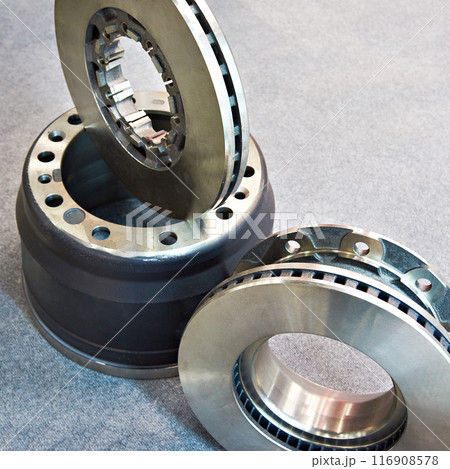Brake discs and drum for truck Brake discs and drum for truck 116908578