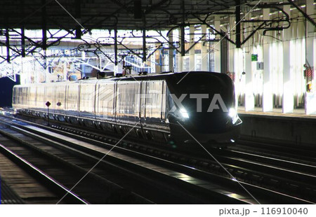 国境のトンネルを抜けE7系新幹線は新潟へ… 上越新幹線・上毛高原駅 国境のトンネルを抜けE7系新幹線は新潟へ… 上越新幹線・上毛高原駅 116910040
