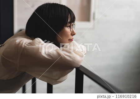 個性的な若い女性 個性的な若い女性 116910216