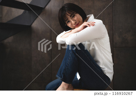 自分らしさを大切にする女性 116910267
