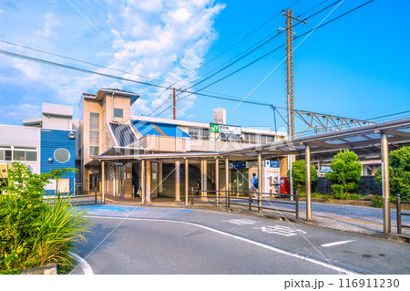 日本の小田原都市景観　7月。JR東海道本線　鴨宮駅 北口などを望む＝7月22日 116911230