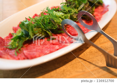 【食べ放題】生肉のスライス　盛り合わせ 116912700