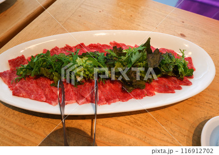 【食べ放題】生肉のスライス　盛り合わせ 116912702