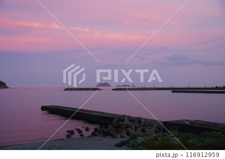 夕焼けの港 夕焼けの港 116912959
