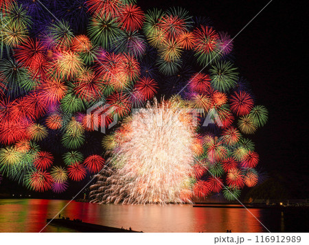 きほく燈籠祭の彩雲孔雀千輪 116912989