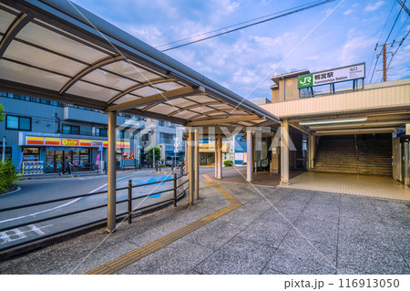 日本の小田原都市景観 7月。JR東海道本線　鴨宮駅 北口などを望む＝22日 116913050