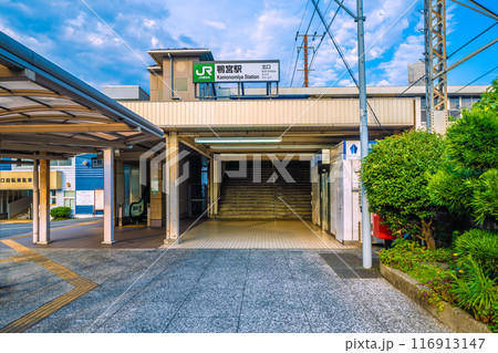 日本の小田原都市景観 7月。JR東海道本線　鴨宮駅 北口などを望む＝22日 116913147