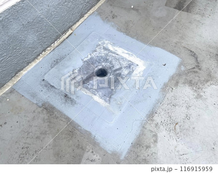 漏水の可能性があった排水溝に改修用ドレンを設置 漏水の可能性があった排水溝に改修用ドレンを設置 116915959