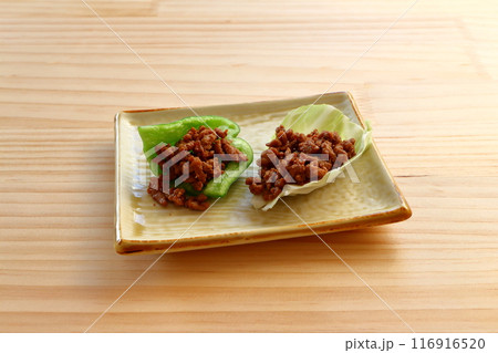 生ピーマンと生キャベツと肉味噌 生ピーマンと生キャベツと肉味噌 116916520