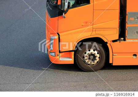 トレーラートラック 116916914