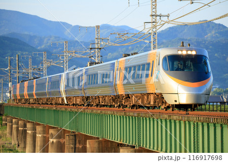 8000系　特急「しおかぜ」「いしづち」（JR四国） 116917698