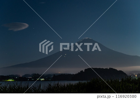 夜明け前の富士山 116920380